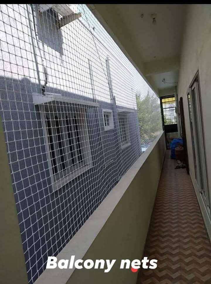 Balcony safety nets