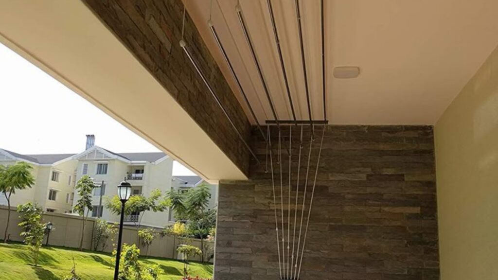 Space-Saving Cloth Hangers in Hyderabad – Best Quality at Low Price